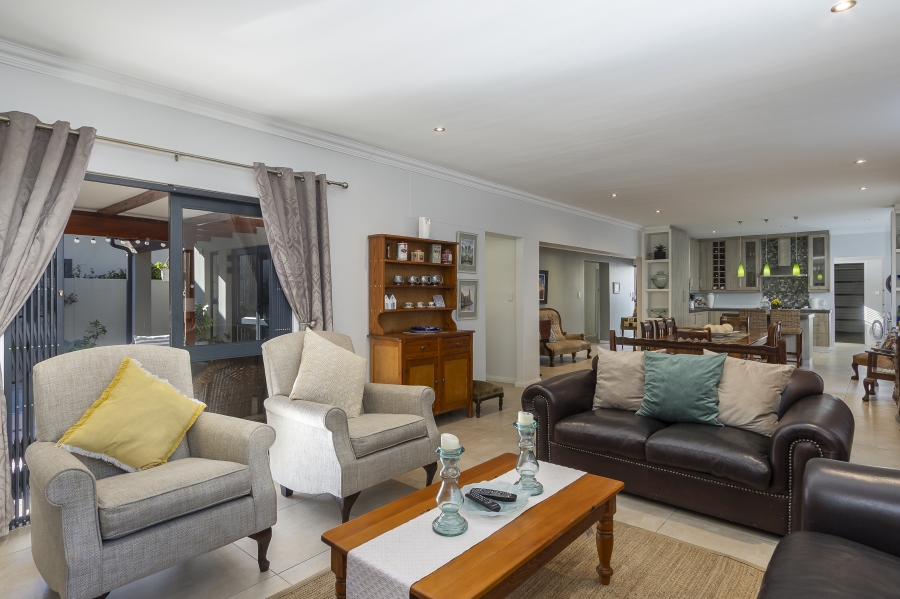 3 Bedroom Property for Sale in Heritage Park Western Cape